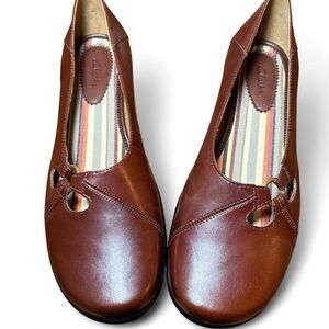 Clarks Women’s Chestnut Brown Leather Slip-On Flats